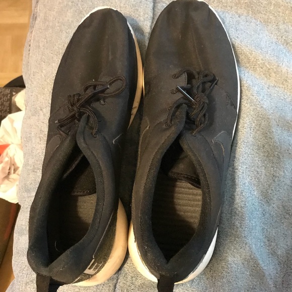 Nike Roche - Picture 2 of 2